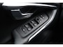 Volvo V40 2.0 D2 Summum Business Leer | Navigatie | Panoramadak | Stoelverwarming | Keyless drive | Clima | PDC | High Performance audio |