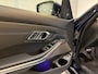 BMW 3-Serie Touring 330e xDrive High Executive M Shadow Line | BOMVOL! | PANO | HUD | H&K | 360 Camera | Full LED | Dealer ond. |