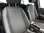 Peugeot e-2008 EV Style 50 kWh 136pk Automaat | Navigatie via Apple Carplay/Android Auto | Climate Control | Cruise Control | Parkeersensoren Achter | DAB Ontvanger |