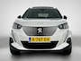 Peugeot e-2008 EV GT 50 kWh 136pk Automaat | 1ste Eigenaar | Trekhaak | Schuif-/Kanteldak | Navigatie | Climate Control | Adaptieve Cruise Control | 18" Lichtmetalen Velgen | Dodehoekdetectie | Verwarmbare Voorstoelen | Apple Carplay/Android Auto |