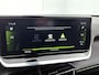 Peugeot 2008 1.2 GT 130pk Automaat | Navigatie | Climate Control | Cruise Control | Achteruitrijcamera | Dodehoekdetectie | 17" Lichtmetalen Velgen | LED | Apple Carplay/Android Auto |