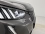 Peugeot 2008 1.2 GT 130pk Automaat | Navigatie | Climate Control | Cruise Control | Achteruitrijcamera | Dodehoekdetectie | 17" Lichtmetalen Velgen | LED | Apple Carplay/Android Auto |
