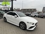 Mercedes-Benz A-klasse 180 AMG Line|Distronic|Pano|18"AMG-wielen|Camera|Stoelverwarming