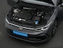 Volkswagen Golf 1.5 eTSI 150 pk DSG R-Line Business+ | Panoramadak | Trekhaak | IQ Light | Stuur-/stoelverwarming | Achteruitrijcamera