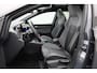 Volkswagen Golf 1.5 eTSI 150 pk DSG R-Line Business+ | Panoramadak | Trekhaak | IQ Light | Stuur-/stoelverwarming | Achteruitrijcamera