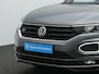 Volkswagen T-Roc 1.5 TSI 150 pk DSG Sport Business R / R-Line | Trekhaak | Stoelverwarming | Navigatie | Adaptive Cruise | Parkeersensoren voor/achter | Digital Cockpit Pro