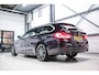 BMW 5-Serie Touring 540d xDrive High Executive | B&W audio | Adaptive | HUD | 360 camera | Carbon Black | Panoramadak | Stoelkoeling | LED |