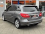 Mercedes-Benz B-klasse 180 Ambition Navigatie LM Leder/Stof Dealer Onderhouden