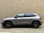 Mercedes-Benz GLA 250 e AMG Line | Panoramadak | Adaptieve cruise | Sfeerverlichting | Widescreen | Elektrische achterkep | Wegklapbare trekhaak | Dodehoekdetectie | 360 camera | Lane assist | Apple CarPlay | Navigatie | Dealeronderhouden