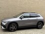 Mercedes-Benz GLA 250 e AMG Line | Panoramadak | Adaptieve cruise | Sfeerverlichting | Widescreen | Elektrische achterkep | Wegklapbare trekhaak | Dodehoekdetectie | 360 camera | Lane assist | Apple CarPlay | Navigatie | Dealeronderhouden