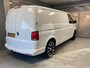 Volkswagen Transporter L2H1 | Black & White | 2.0 TDI 110pk |18"LM VELGEN | Navigatie | Betimmering | Trekhaak | Cruise control |