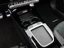 Mercedes-Benz A-klasse 250 e Business Solution AMG | Nightpakket | Panoramaschuifdak | Multibeam LED | Stoelverwarming voor | Smartphone integratie | KEYLESS GO | Extra USB-poorten |