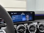Mercedes-Benz A-klasse 250 e Business Solution AMG | Nightpakket | Panoramaschuifdak | Multibeam LED | Stoelverwarming voor | Smartphone integratie | KEYLESS GO | Extra USB-poorten |