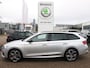 Skoda Octavia Combi 1.4 TSI 245pk RS iV PHEV Business | 1.500kg trekgewicht! | Head-up display | Dodehoeksensoren | Achteruitrijcamera | Cruise control | LED Matrix | Stoelverwarming |