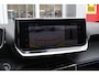 Peugeot 208 Hybrid 145PK e-DCS6 GT PACK | ELEKTRISCH VERSTELBARE BESTUURDERSSTOEL MET MASSAGE FUNCTIE | CAMERA VOOR + ACHTER | ALCANTARA BEKLEDING | DODEHOEK DETECTIE | ADAPTIVE CRUISE CONTROL | NAVIGATIE | DRAADLOZE APPLE CARPLAY/ANDROID AURO | PANORAMA DAK | ZWART DAK | FULL LED KOPLAMPEN | DRAADLOZE TELEFOONLADER | STOEL VERWARMING | LICHTMETALEN VELGEN 17" | GETINTE RUITEN |