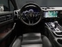 Porsche Cayenne 3.0 E-Hybrid Platinum Edition [SCHUIFKANTELDAK, SPORT CHRONO, SOFTCLOSE, TREKHAAK INKLAPBAAR, LUCHTVERING, APPLE CARPLAY, ANDROID, MEMORY SEATS, BOSE SOUND, 360 CAMERA, HEAD-UP, ADAPTIVE CRUISE, STOELVENTILATIE, STOELVERW