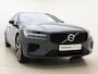 Volvo V60 T6 350pk AWD Plus Dark / NIEUW €4300,- Voorraadkorting / Panoramisch dak / Head-up display / Keyless / 360Camera / H&K Audio / Sportstoelen.