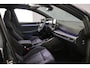 Volkswagen Golf R-Line Edition 1.5 eTSI 150pk DSG Automaat Panoramadak, Harman Kardon audio, LED matrix koplampen, Adaptive cruise control, Achteruitrijcamera