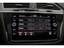 Volkswagen Tiguan R-Line Business 1.5 TSI 150pk DSG Automaat Trekhaak, LED matrix koplampen, Panoramadak, Elektrische achterklep, Navigatie, Adaptive cruise control