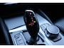 BMW 5-Serie 540i High Executive M-Sport | HUD | Keyless | Hifi | elktr. trekhaak | Navi Pro | Adap onderstel | Soft close | Comfort stoel + memory | Driving asssistent | Etc.