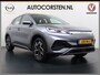 BYD Atto 3 62kWh Design SOH 98% Pano-dak Leer+Elektr.Verst. Warmtepomp Adaptieve Cruise 360°Camera Apple Carplay Android Auto Elektr.Achterklep Design Verkeersbord detectie WiFi DAB Led Rijstrooksensor Keyless Smartphone Entry Fabrieksgarantie tot 13-12-2028/150.000km Garantie op de LFP Accu tot 12-12-2030/200.000km €44.000,- Nieuw!