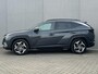 Hyundai Tucson 1.6 T-GDI PHEV Premium 4WD / Trekhaak (Trekgewicht 1.350kg) / 360° Camera / Adaptieve Cruise Control / Stuur- en Stoelverwarming voor en achter / Stoelverkoeling / Apple Carplay & Android Auto / Keyless Entry & Start / Navigatie full map / Elektrisch Verstelbare Voorstoelen met geheugenset Bestuurdersstoel / Elektrische Achterklep