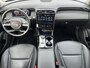 Hyundai Tucson 1.6 T-GDI PHEV Premium 4WD / Trekhaak (Trekgewicht 1.350kg) / 360° Camera / Adaptieve Cruise Control / Stuur- en Stoelverwarming voor en achter / Stoelverkoeling / Apple Carplay & Android Auto / Keyless Entry & Start / Navigatie full map / Elektrisch Verstelbare Voorstoelen met geheugenset Bestuurdersstoel / Elektrische Achterklep