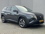 Hyundai Tucson 1.6 T-GDI PHEV Premium 4WD / Trekhaak (Trekgewicht 1.350kg) / 360° Camera / Adaptieve Cruise Control / Stuur- en Stoelverwarming voor en achter / Stoelverkoeling / Apple Carplay & Android Auto / Keyless Entry & Start / Navigatie full map / Elektrisch Verstelbare Voorstoelen met geheugenset Bestuurdersstoel / Elektrische Achterklep