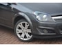 Opel Astra Wagon 1.6 Cosmo Nederlandse auto 214985 NAP zeer nette auto van een liefhebber geweest historie aanwezig met oa opc velgen leren bekleding stoelverwarming pdc navigatie etc.