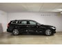 Volvo V60 B4 211PK Automaat Core / Navigatie / Achteruitrijcamera / Elektrische achterklep / LM Velgen / Elektr. Trekhaak / Parkeersensoren voor+achter