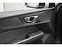 Volvo V60 B4 211PK Automaat Core / Navigatie / Achteruitrijcamera / Elektrische achterklep / LM Velgen / Elektr. Trekhaak / Parkeersensoren voor+achter