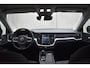Volvo V60 B4 211PK Automaat Core / Navigatie / Achteruitrijcamera / Elektrische achterklep / LM Velgen / Elektr. Trekhaak / Parkeersensoren voor+achter