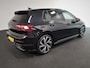 Volkswagen Golf 1.5 eTSI 150pk DSG R-Line | Climate Control | Camera | Parkeer sensoren | Led+IQ light | 18"Lichtmetalen Velgen | Trekhaak | Winter pakket | Digitale Cockpit