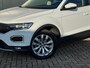 Volkswagen T-Roc 1.0 TSI Style * Navigatie * Stuurverwarming * Trekhaak * Full Led *