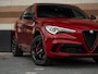 Alfa Romeo Stelvio 2.9 V6 AWD Quadrifoglio | Adapt. cruise | Veel carbon! | Pano-dak | Harman/Kardon | NL-auto