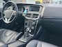 Volvo V40 Cross Country 1.5 T3 Polar+ Luxury / Trekhaak / Pano. dak / Harman Kardon / Leder interieur / Verwarmde stoelen voor / Keyless /