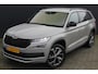 Skoda Kodiaq 1.5 TSI Sportline Business 7p. | Incl. 12 maanden garantie | Trekhaak | Stoelverwarming | Stuurverwarming | Navigatie | Apple carplay/Android auto | Lichtmetalen velgen | Achteruitrijcamera | Parkeersensoren | Cruise control | Climate control