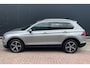 Volkswagen Tiguan 1.5 TSI R-Line | Automaat | Trekhaak | Adaptief Cruise Control | 360° Camera | Stoel + Stuurverwarming | Navi | Achteruitrijcamera |