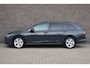 Volkswagen Golf Variant 1.0 eTSI 110pk DSG Life | Navigatie | Trekhaak Wegklapbaar | Stoelverwarming