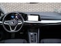 Volkswagen Golf Variant 1.0 eTSI 110pk DSG Life | Navigatie | Trekhaak Wegklapbaar | Stoelverwarming