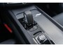 Volvo XC60 T6 Plug-in hybrid AWD Ultimate Dark | Bowers & Wilkins Audio | Luchtvering | Trekhaak | Stoel-/Stuurverwarming | Schuif-/kanteldak | Elektrische stoelverstelling | Keyless Entry | Dodehoekdetectie | Google | Long range | Carplay |