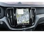 Volvo XC60 T6 Plug-in hybrid AWD Ultimate Dark | Bowers & Wilkins Audio | Luchtvering | Trekhaak | Stoel-/Stuurverwarming | Schuif-/kanteldak | Elektrische stoelverstelling | Keyless Entry | Dodehoekdetectie | Google | Long range | Carplay |
