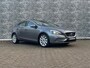 Volvo V40 1.5 T3 Nordic+ | Automaat | Trekhaak | Bi-xenon koplampen | Navigatie | 17" velgen | Stoelverwarming | Climate control | Voorruitverwarming | Parkeersensoren achter | Standkachel | Volvo On Call |