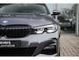 BMW 3-Serie Touring 320e Business Edition Plus l M Sport l Panorama dak l elektrische stoelen l Sport remmen l 19 inch velgen l