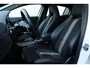 Mercedes-Benz GLA 200 Premium Plus / AMG Styling / Pano / 360 Cam / White art edition