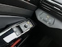 Volkswagen ID.4 Pro 77 kWh / Navigatie / App connect / Trekhaak / Parkeersensoren V+A / P4
