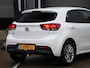 Kia Rio ExecutiveLine 1.2 CVVT 86pk STOEL + STUURVERW. | 16''LM | CRUISE.C | PDC + CAM. | NAVI | APPLE-CARPLAY