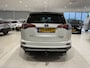 Toyota RAV4 2.5 Hybrid AWD Style | fabrieksnavi | trekhaak | stoelverwarming| LM velgen |