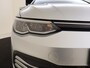 Volkswagen Golf 1.0 TSI Life Business | Dodehoek detectie | Achteruitrijcamera | Stoel- en stuurwielverwarming | Adaptieve cruise control | Navigatie | Elektrisch verstelbare bestuurdersstoel met geheugen | Sfeerverlichting |