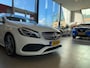 Mercedes-Benz A-klasse 180 Business Solution AMG,Automaat,Panoramadak,Navigatie,Achteruitrijcamera,Climate&Cruiscontrol,Spraakbediening,Trekhaak,Sport Interieur,Leder/Stof Bekleding,18 Inch Lmv